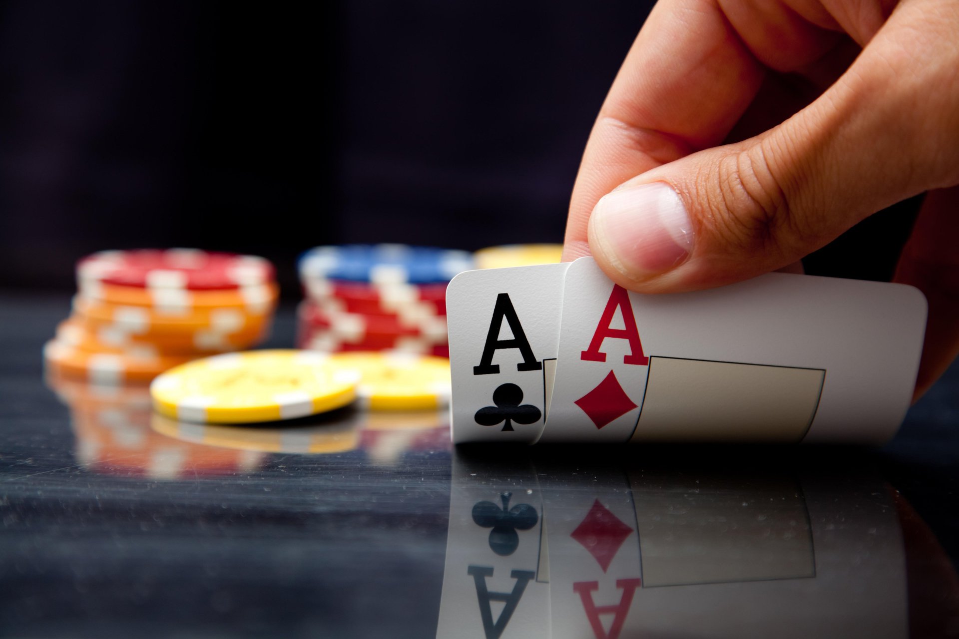 Playing Poker Online- Everything That You Need To Know